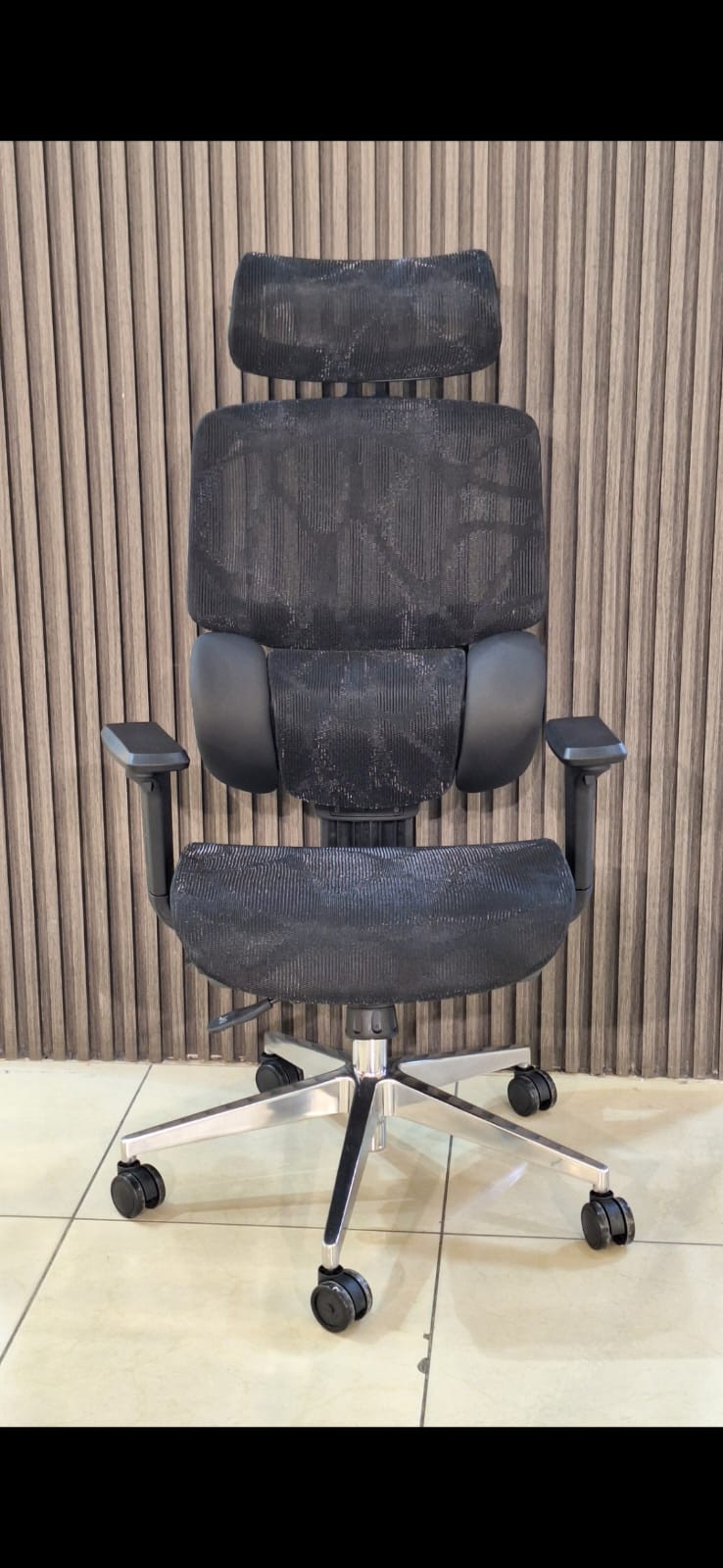 OFFICE CHAIR
