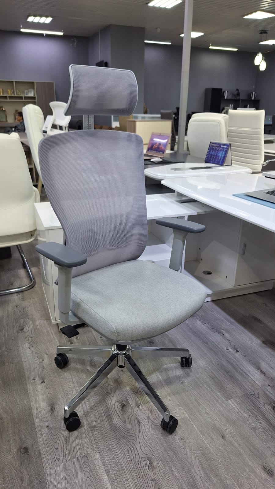 OFFICE CHAIR