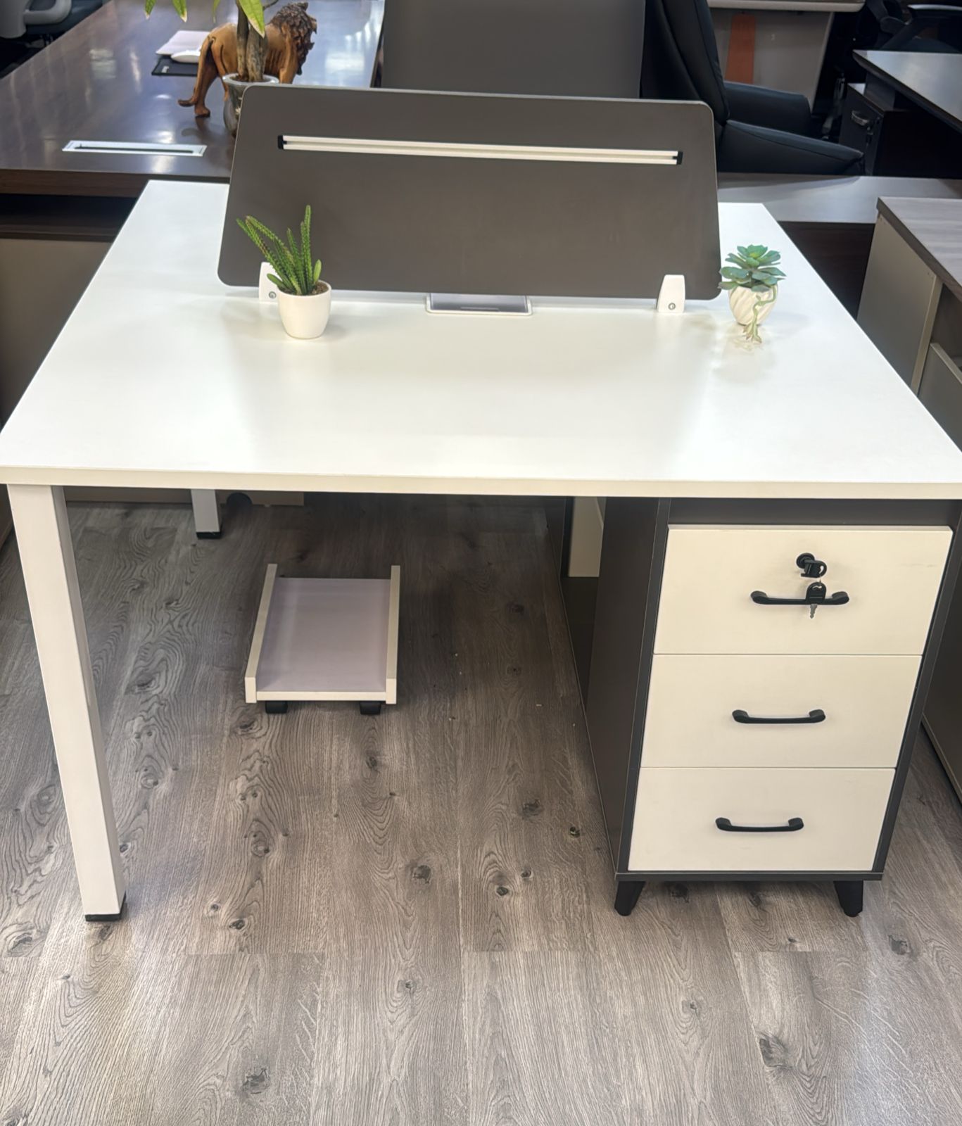 WORKSTATIONS