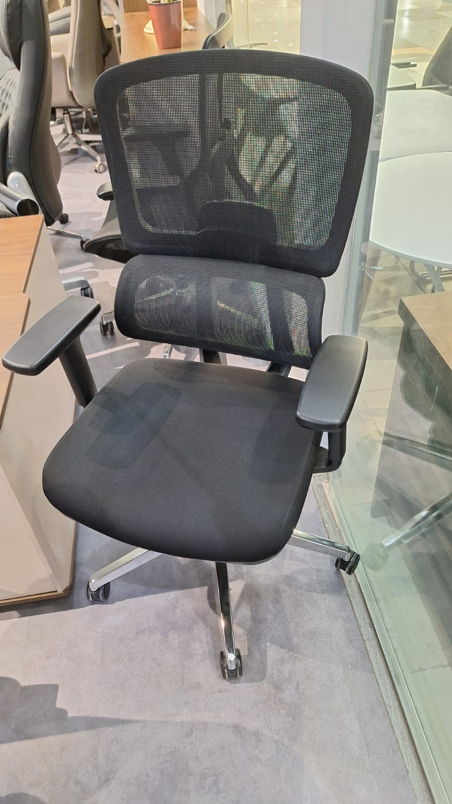OFFICE CHAIR