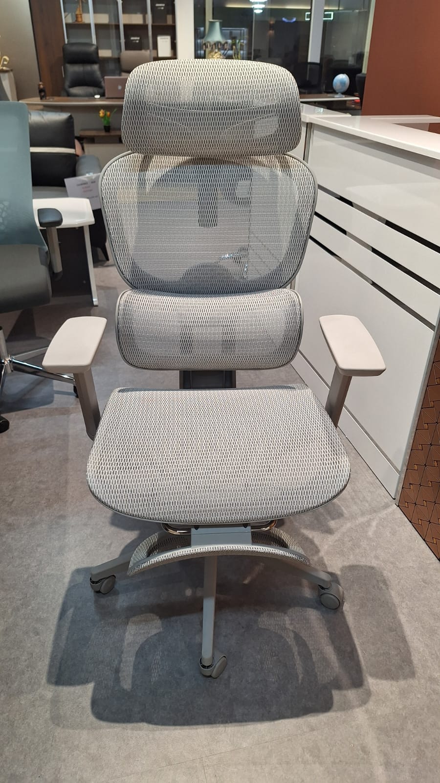 OFFICE CHAIR